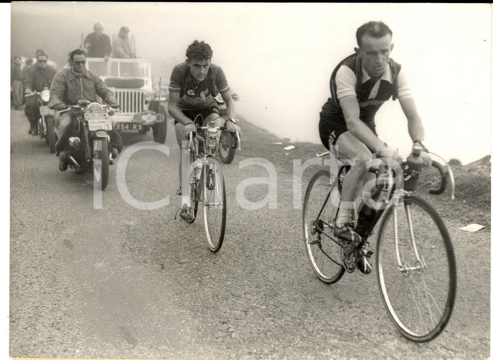 Fotografia d epoca originale 1953 CYCLISME TOUR DE FRANCE Jean ROBIC et Jean LE GUILLY en montagne Photo 1