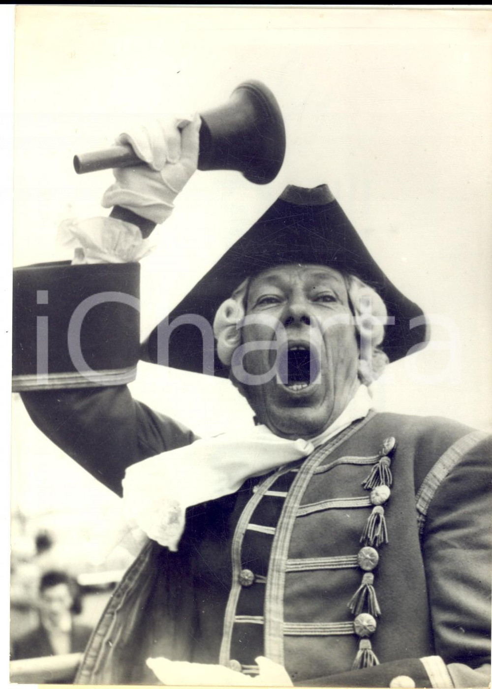 Fotografia d epoca originale 1956 HASTINGS Championship of town criers  Ben JOHNSON the winner Photo 13x18 1