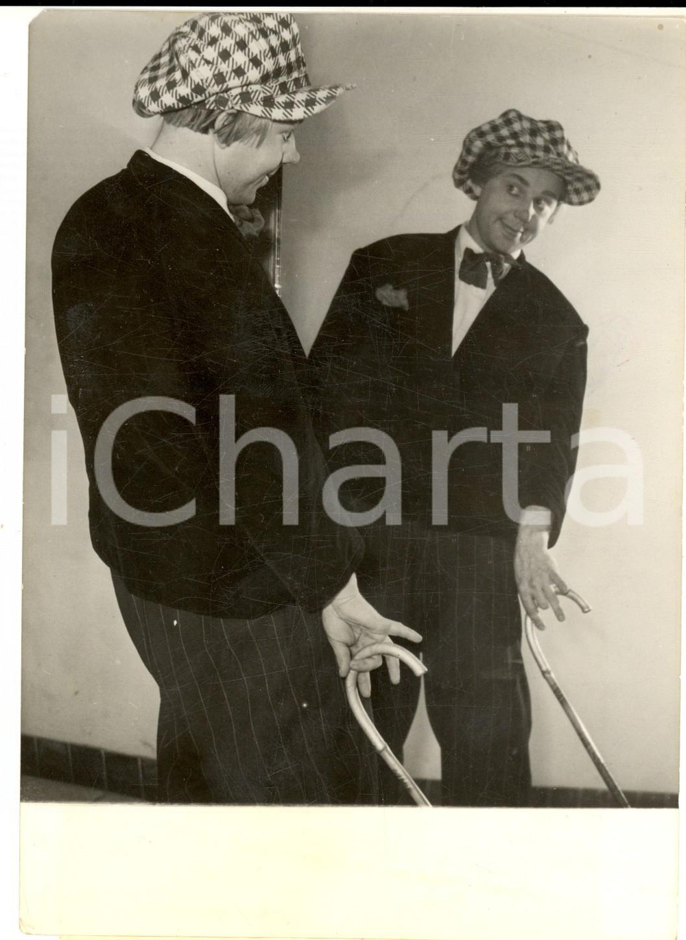 Fotografia d epoca originale 1956 CIRCO DI MOSCA Ritratto del clown Oleg POPOV allo specchio Foto 13x18 cm 1