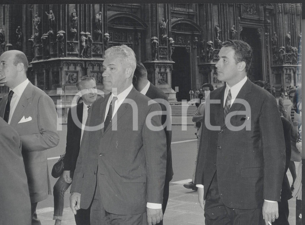 1965 MILANO Piazza Duomo - Conferenza sul Disarmo - Siemion CARAPKIN *Foto 24x18
