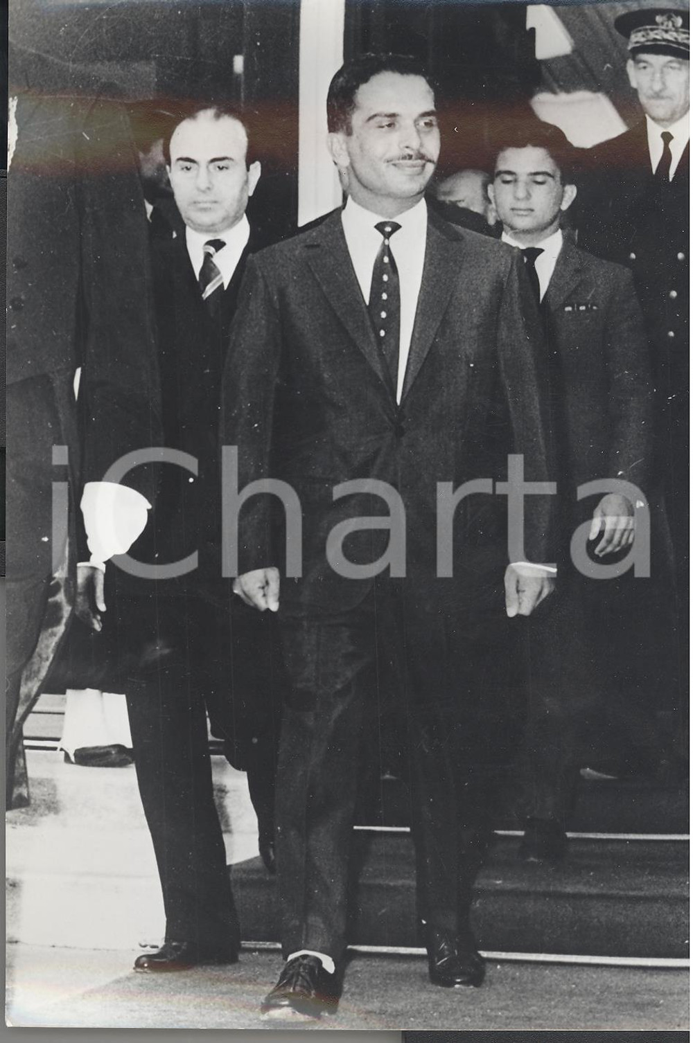 Fotografia d epoca originale 1963 PARIS  Re Hussein di GIORDANIA arriva in cittÃ  Foto 13x18 cm 1