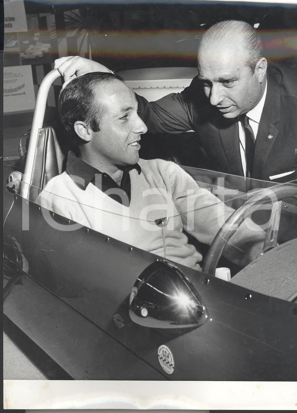 Fotografia d epoca originale 1960 MONZA Manuel FANGIO confida i suoi segreti al figlio Oscar Cacho ESPINOSA 1