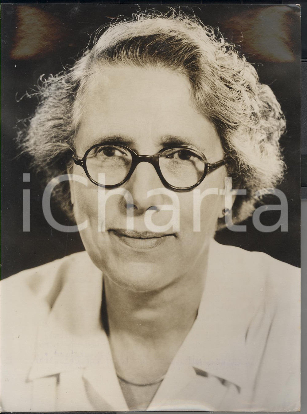 Fotografia d epoca originale 1957 LONDON Portrait of Vitamins Companies  director Margaret WRIGHT Photo 1