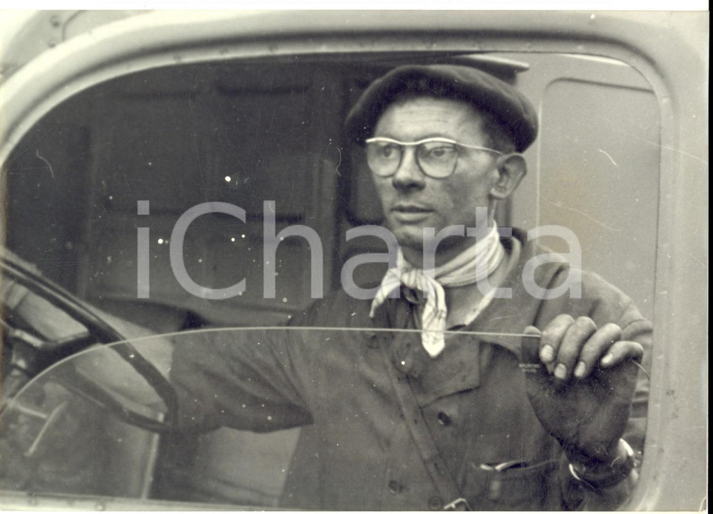 Fotografia d epoca originale 1958 WIMILLE Jean EVRARD marchand de charbon sauveteur de deux enfants Photo 1