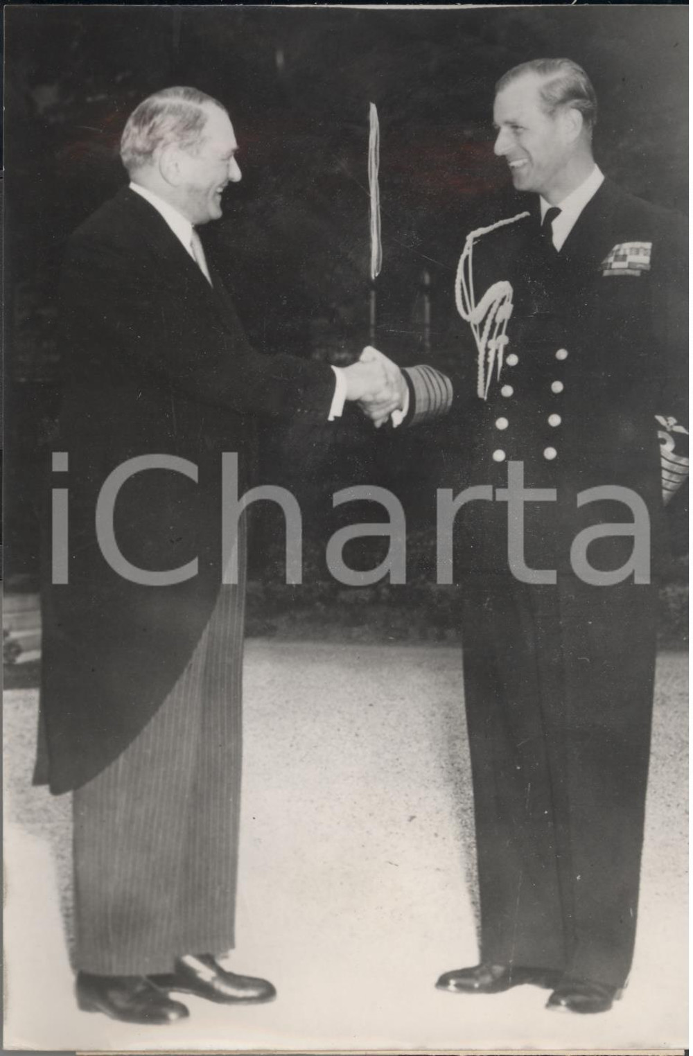 Fotografia d epoca originale 1954 PARIS ELYSEE PrÃ©sident RenÃ© COTY avec le Duc d Edimbourg Photo 13x18 1