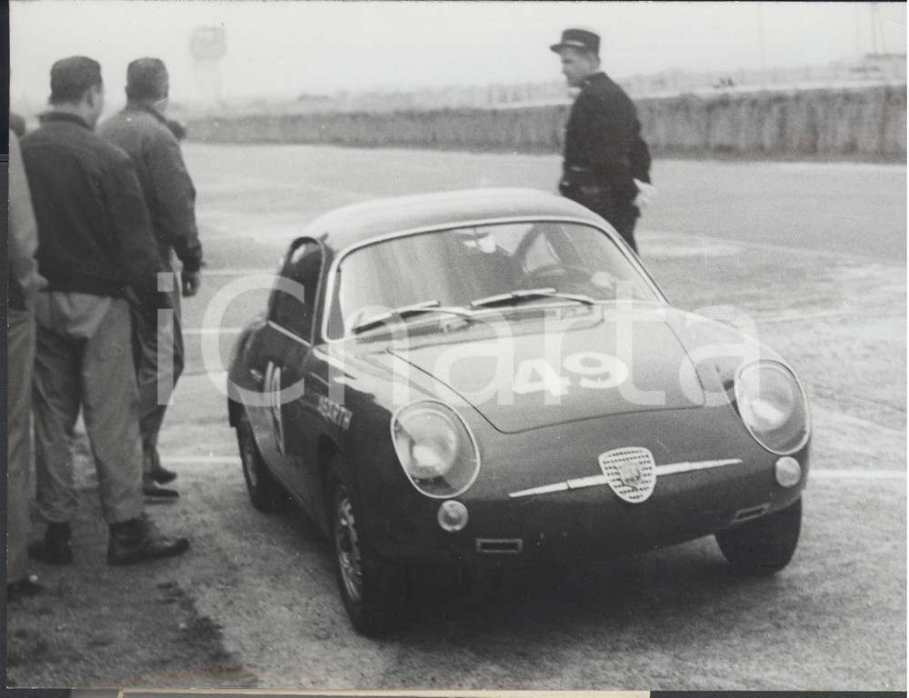 Fotografia d epoca originale 1960 24 ORE LE MANS Vettura ABARTH durante la giornata di prove  Foto 18x13 1