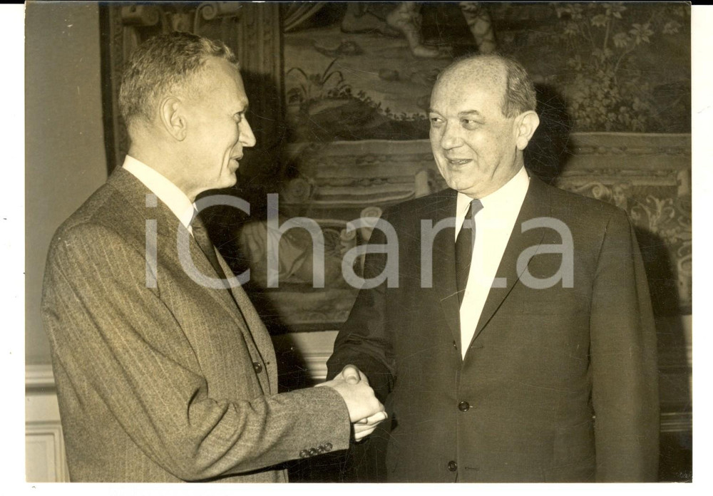 Fotografia d epoca originale 1963 PARIS Maurice COUVE DE MURVILLE accoglie Dean RUSK al Quai d Orsay Foto 1