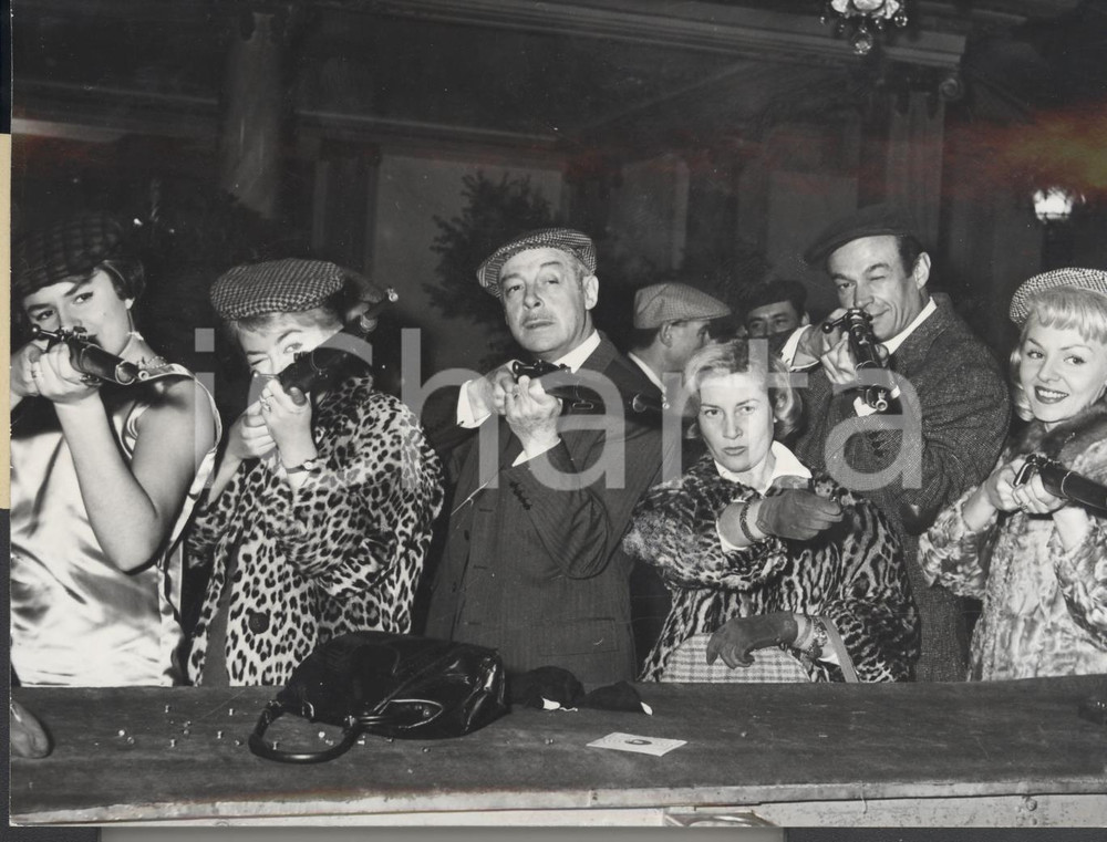 1958 COIFFURE PARIS Pavillon d’Armenonville - Vedettes avec la casquette AMANDE