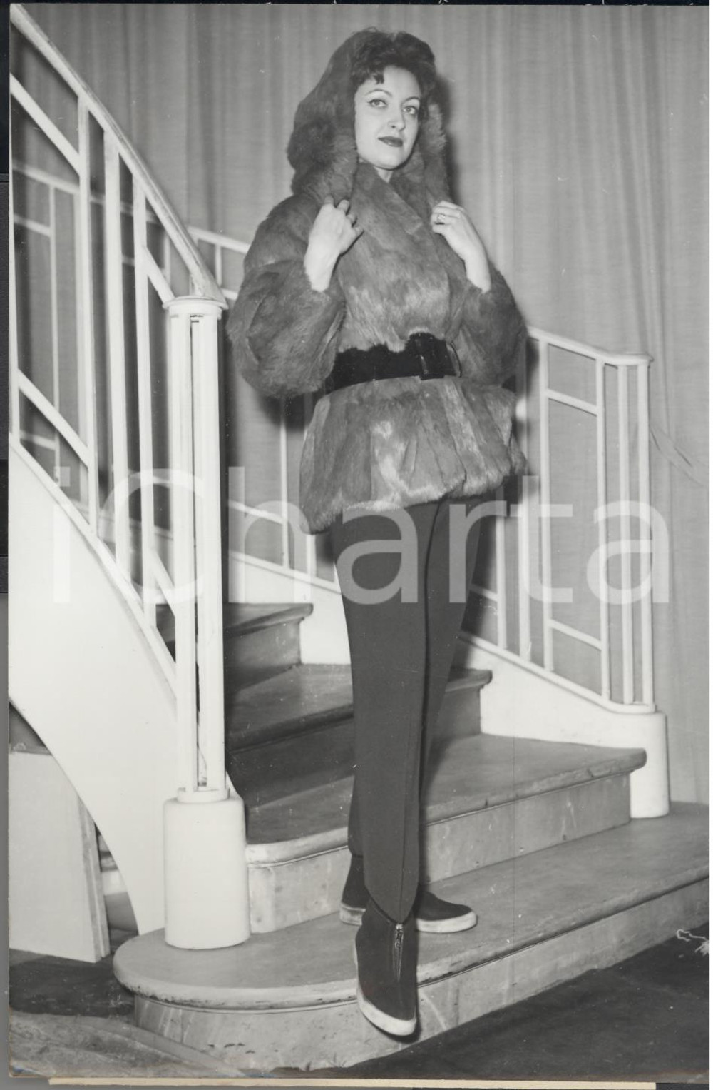 Fotografia d epoca originale 1959 PARIS MODE Fourrures  CrÃ©ation LA REINE D ANGLETERRE  Courchevel Photo 1