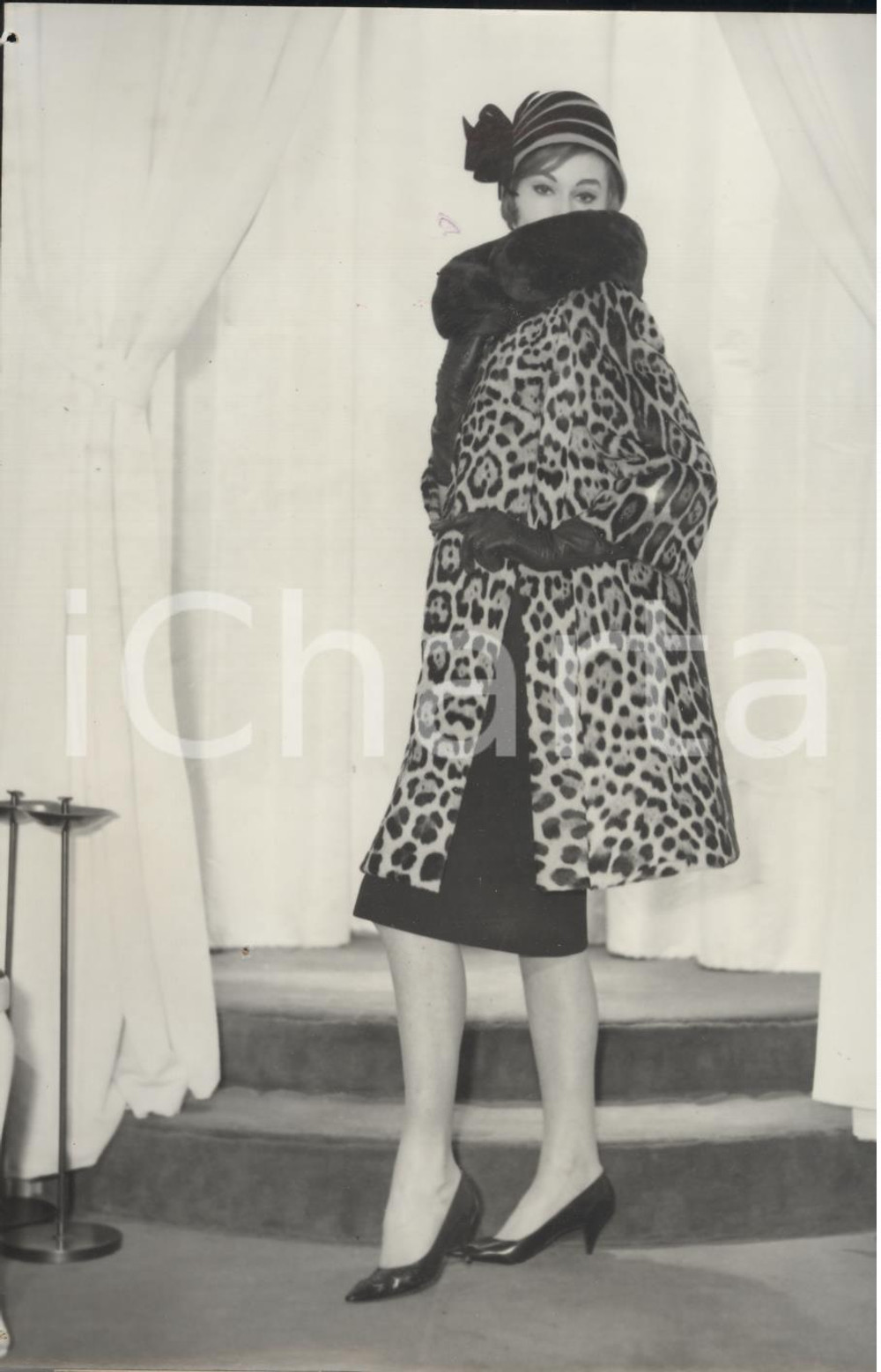 Fotografia d epoca originale 1960 PARIS MODE Fourrures  CrÃ©ation Nina RICCI Manteau SIMEON en jaguar Photo 1