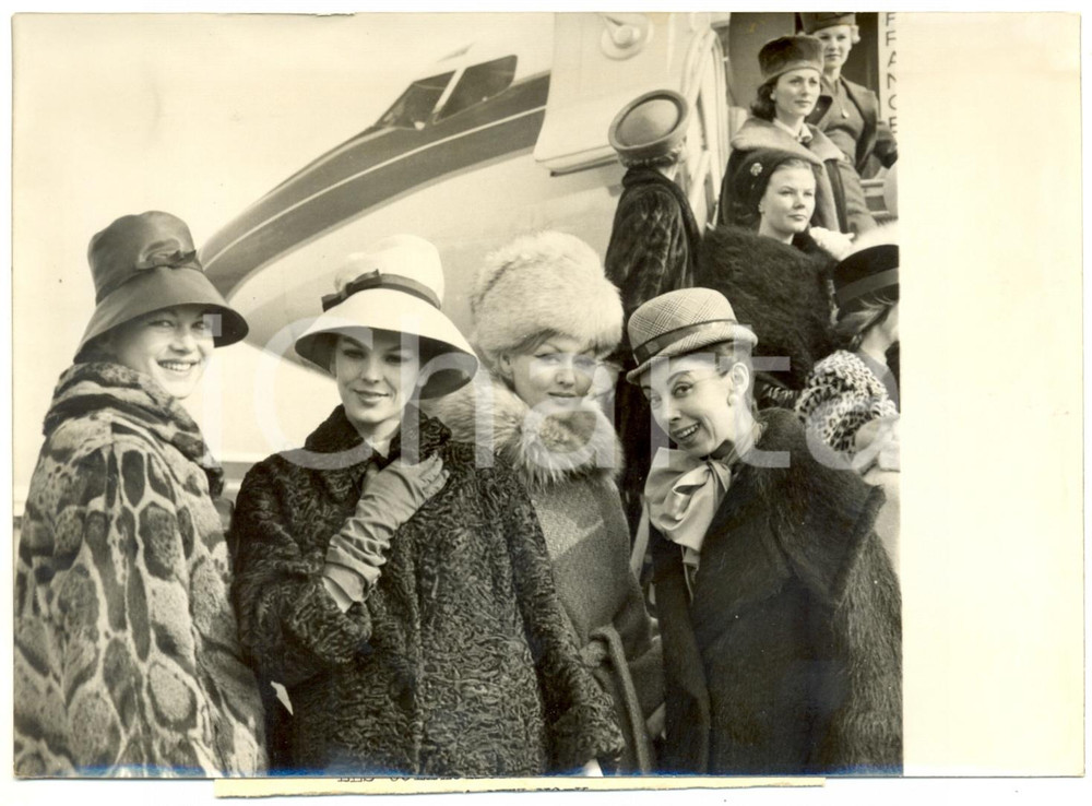 Fotografia d epoca originale 1960 PARIS ORLY Mannequins vont reprÃ©senter la mode franÃ§aise Ã  New York Photo 1
