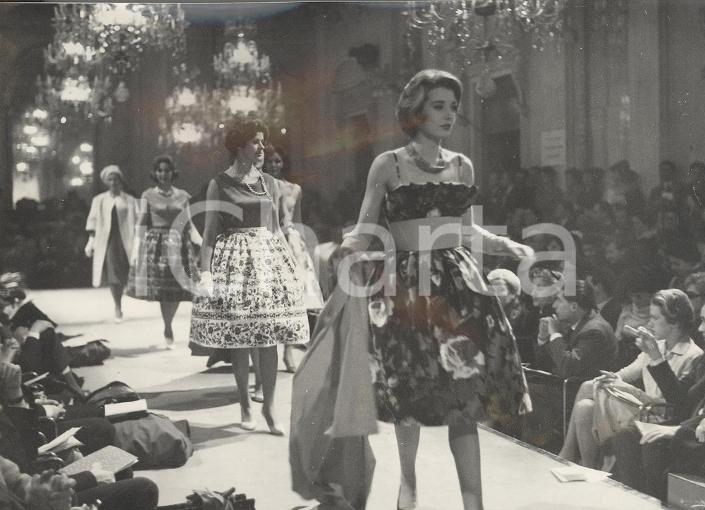 Fotografia d epoca originale 1959 FIRENZE 17 Rassegna Alta Moda  Sfilata nella Sala Bianca di Palazzo Pitti 1