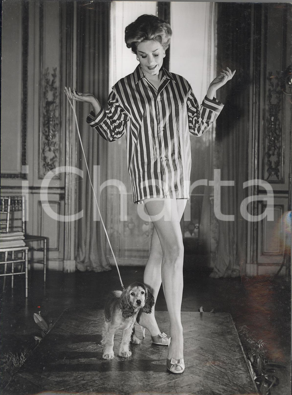 Fotografia d epoca originale 1959 LONDON FASHION DISPLAY Ann GYRSTING wearing neat pyjama top Photo Fashion 1