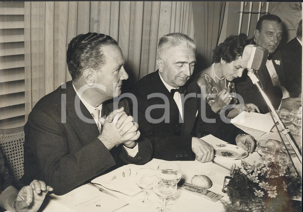 Fotografia d epoca originale 1958 SAINTVINCENT  Convegno del Teatro Italiano  Tavolo della giuria Foto 1