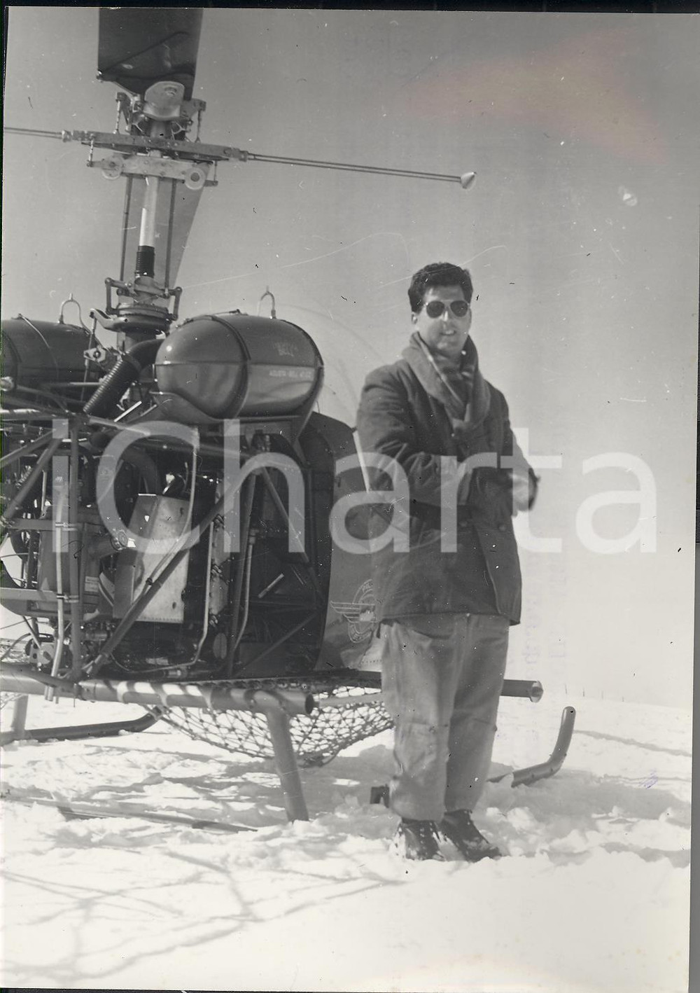 Fotografia d epoca originale 1956 VALLE D AOSTA Tragedia Monte Cervino  Pilota Mathis con il suo elicottero 1