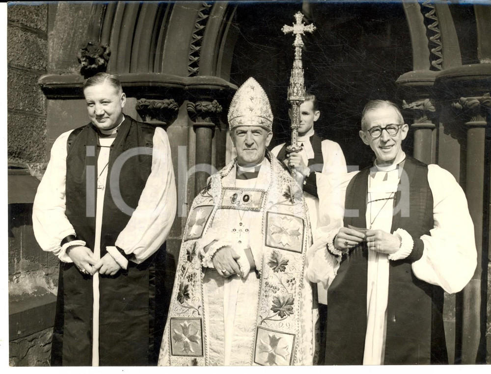 Fotografia d epoca originale 1953 LONDON Archibishop CANTERBURY with bishops STRETTON REEVE  GRANGE LEONARD 1