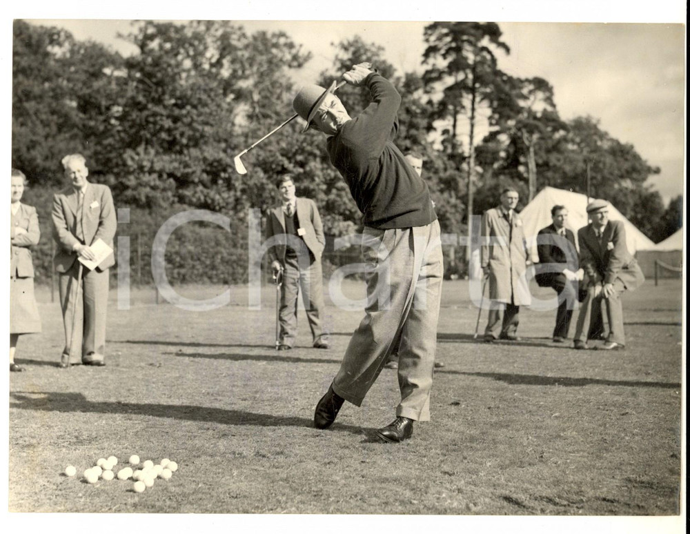 Fotografia d epoca originale 1953 GOLF WENTWORTH Sam SNEAD of the American team in action  Photo 1