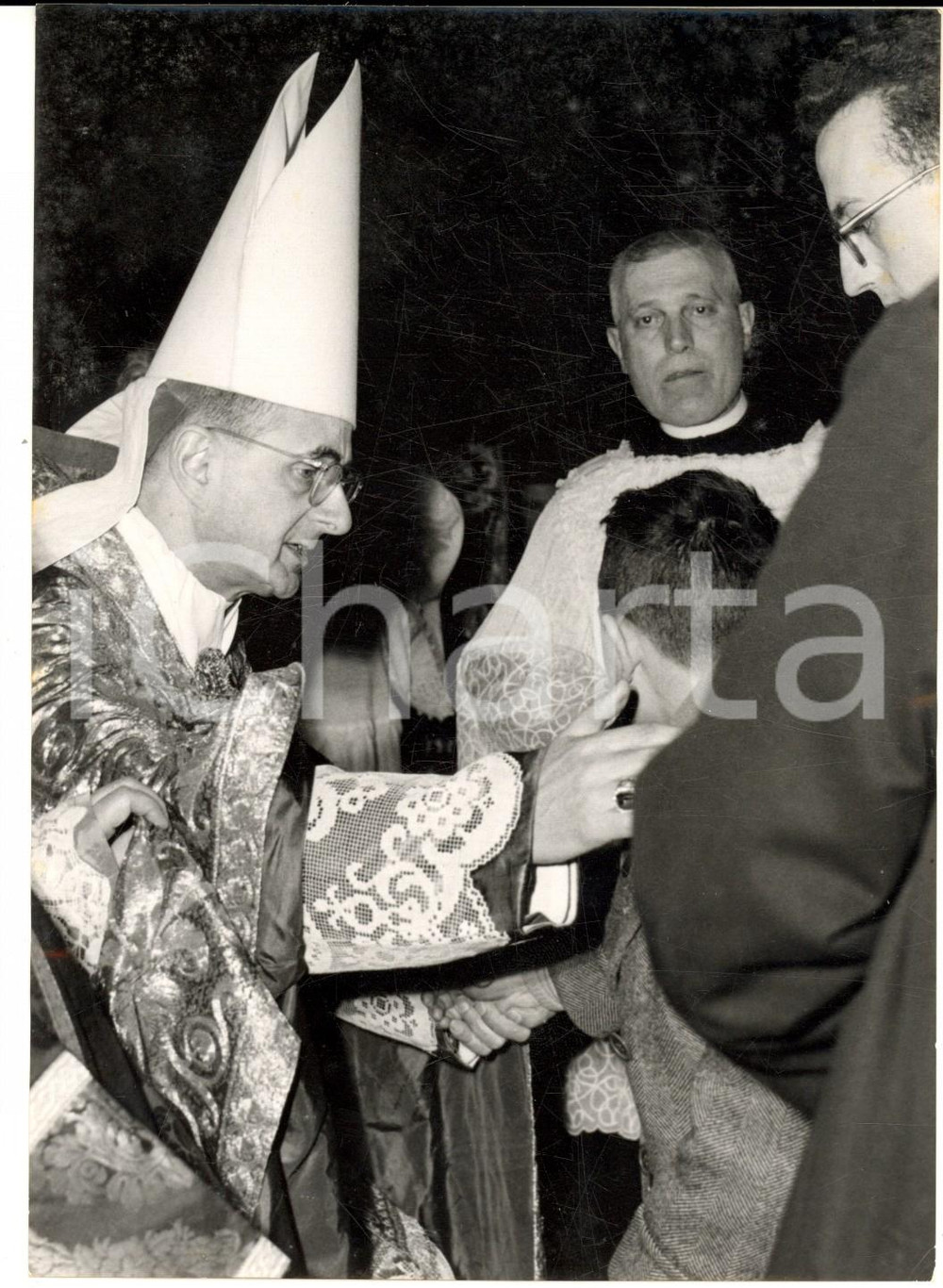 Fotografia d epoca originale 1956 MILANO Funerali don GNOCCHI  Mons. MONTINI e Domenico Antonino Foto 13x18 1