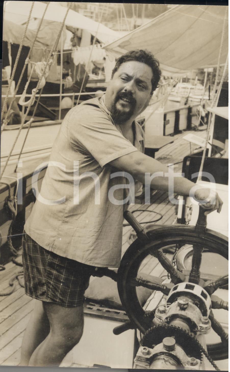 Fotografia d epoca originale 1963 FRANCE Nave CORYPHENE Il biologo Alain LOMBARD a bordo Foto 13x18 1