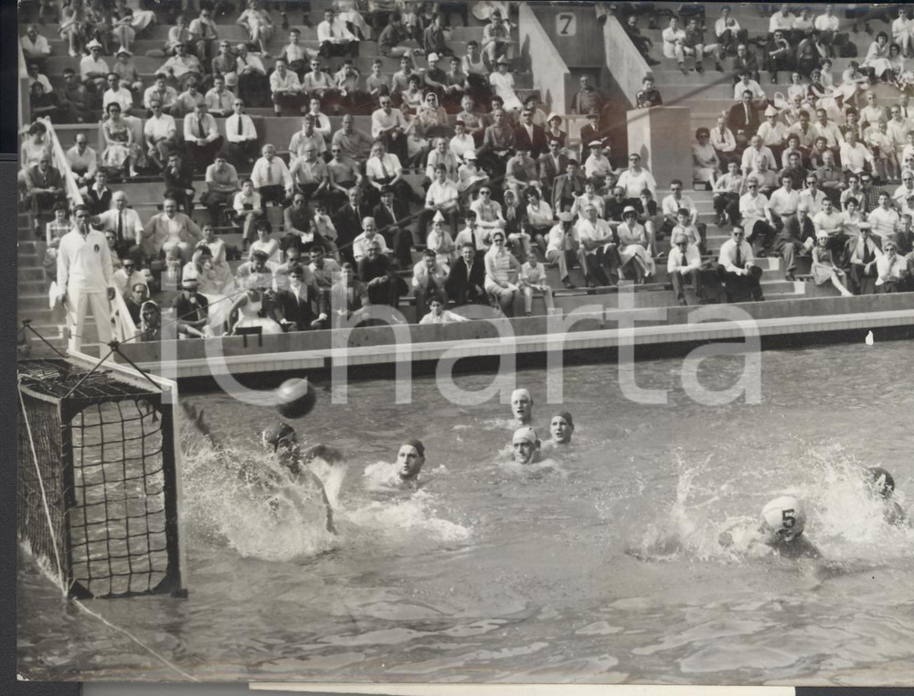 Fotografia d epoca originale 1960 PARIS WATER POLO Stade Georges Vallerey  Match FRANCEALLEMAGNE OUEST 1