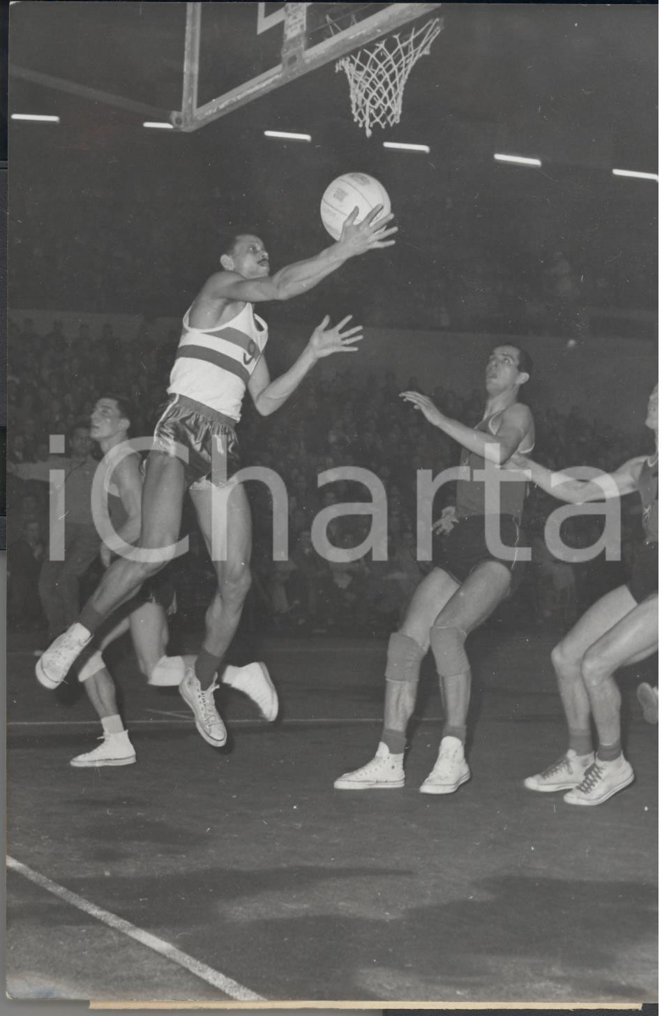 Fotografia d epoca originale 1960 PARIS BASKETBALL Match FranceBelgique  Roger ANTOINE en action Photo 1