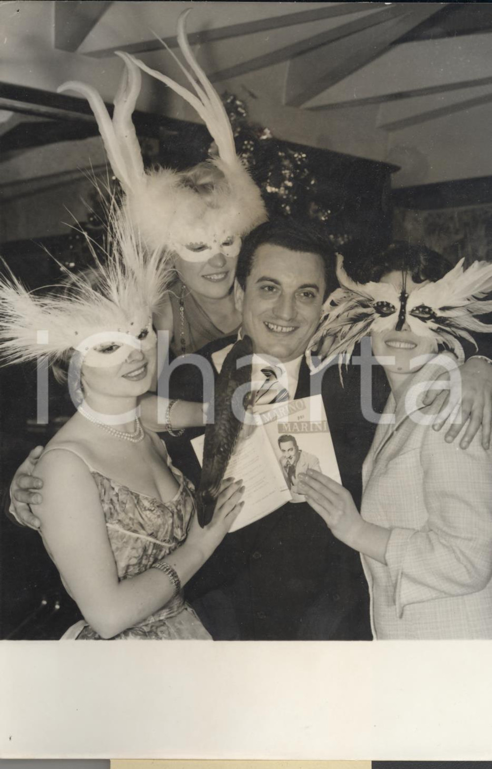 Fotografia d epoca originale 1958 PARIS Marino MARINI reÃ§oit le Prix MystÃ¨re  poisson en chocolat Photo 1