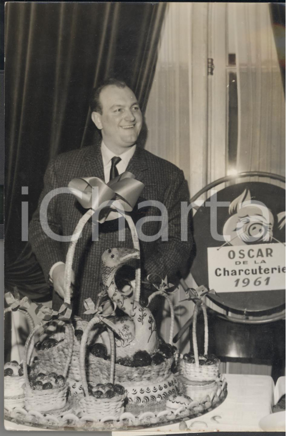 Fotografia d epoca originale 1961 PARIS Oscar Charcuterie  RenÃ© COESNON avec son oie en galantine Photo 1