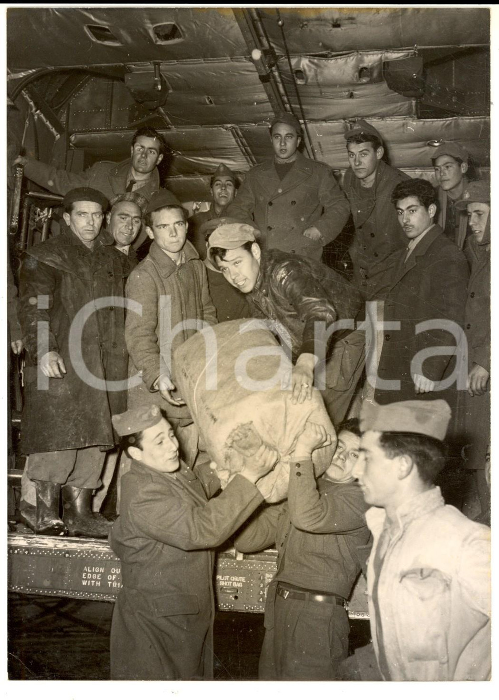 1956 ROMA CIAMPINO Arrivo soccorsi americani per maltempo in Italia centrale