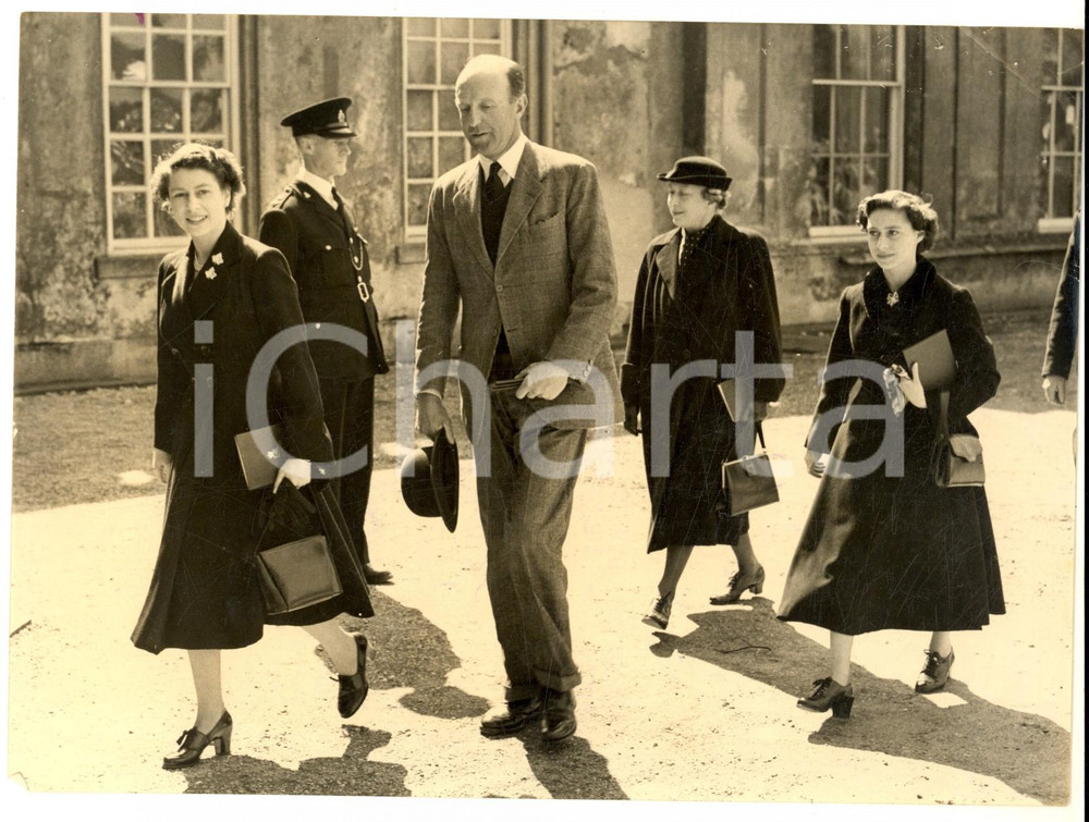 Fotografia d epoca originale 1953 BADMINTON The Queen and the Princess Margaret at Olympic Horse trials 1
