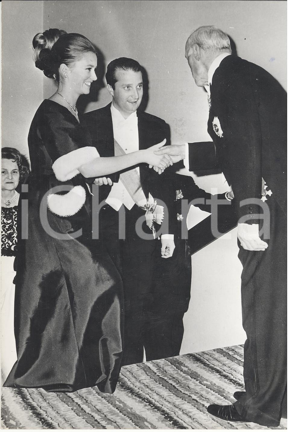 Fotografia d epoca originale 1964 LONDON Ass. AngloBelga Alberto e Paola di Liegi alla serata di gala Foto 1