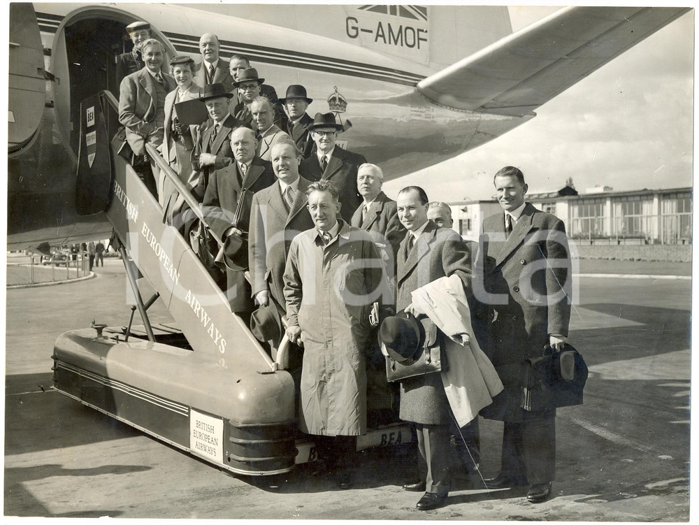 Fotografia d epoca originale 1954 LONDON British Parliamentary delegation leaving for Moscow Photo 20x15 cm 1