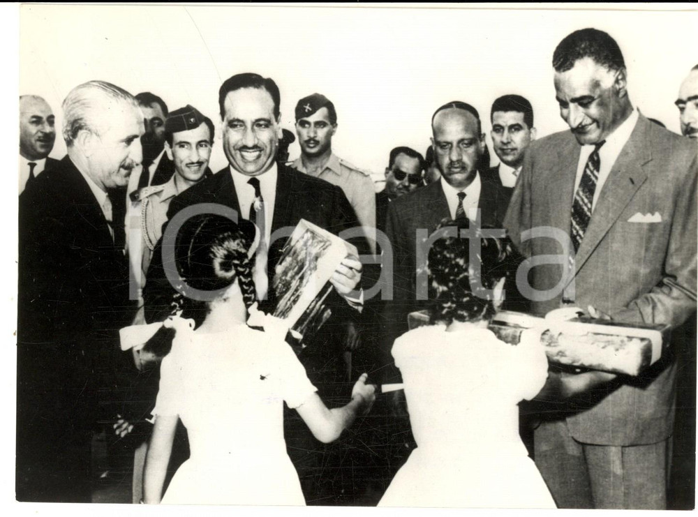 Fotografia d epoca originale 1963 IL CAIRO Presidente IRAQ Abdul Salam ARIF accolto da NASSER Foto 1