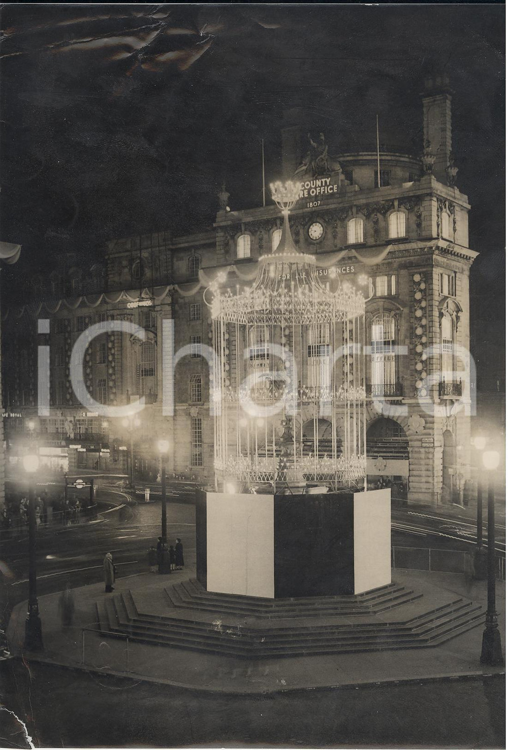 Fotografia d epoca originale 1953 LONDON Piccadilly Circus  Coronation Day  Eros statue REAL PHOTO 1