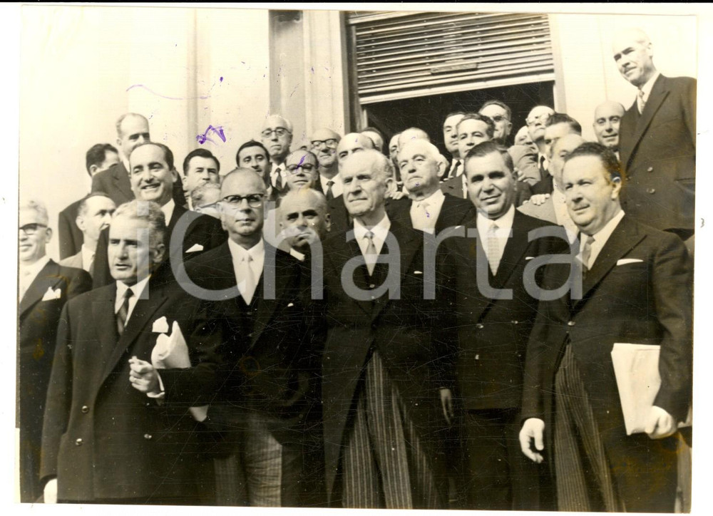 Fotografia d epoca originale 1963 ATENE Georgios PAPANDREOU presenta il suo nuovo governo  Foto 18x13 cm 1