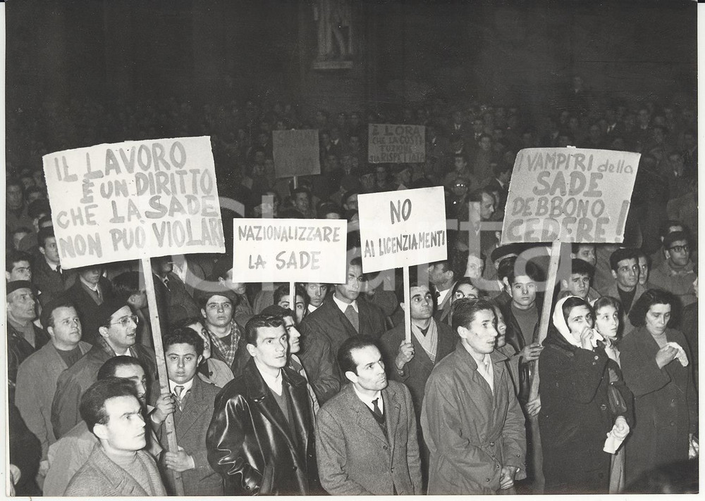 Fotografia d epoca originale 1959 FIRENZE Manifestazione contro i licenziamenti delle Officine Galileo Foto 1