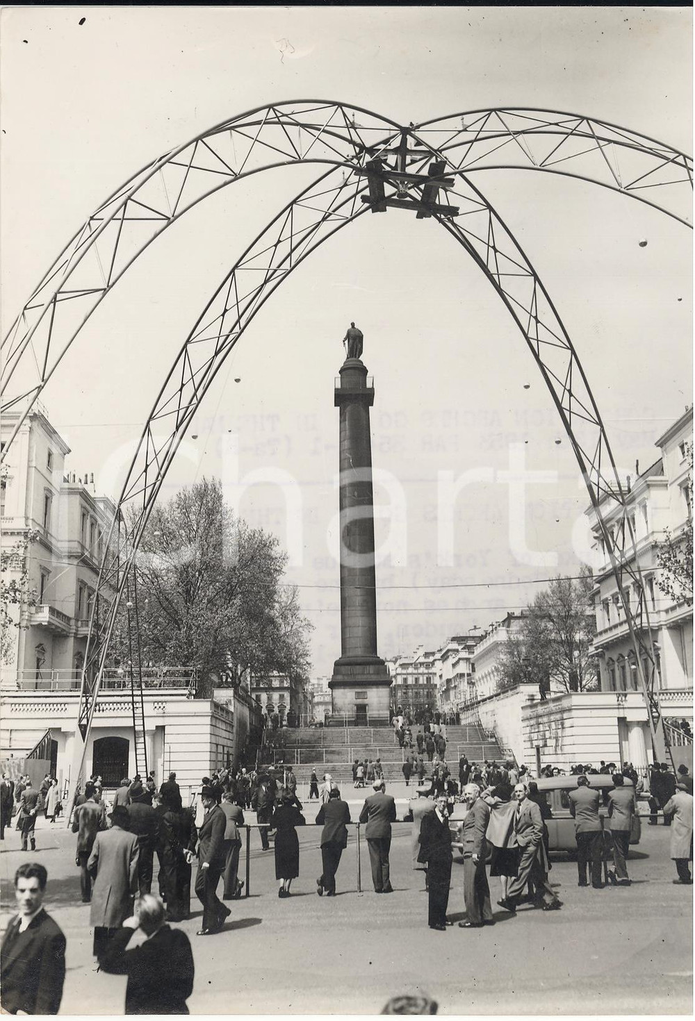 Fotografia d epoca originale 1953 LONDON Giant decorative arches being erected in the Mall Photo 15x20 cm 1