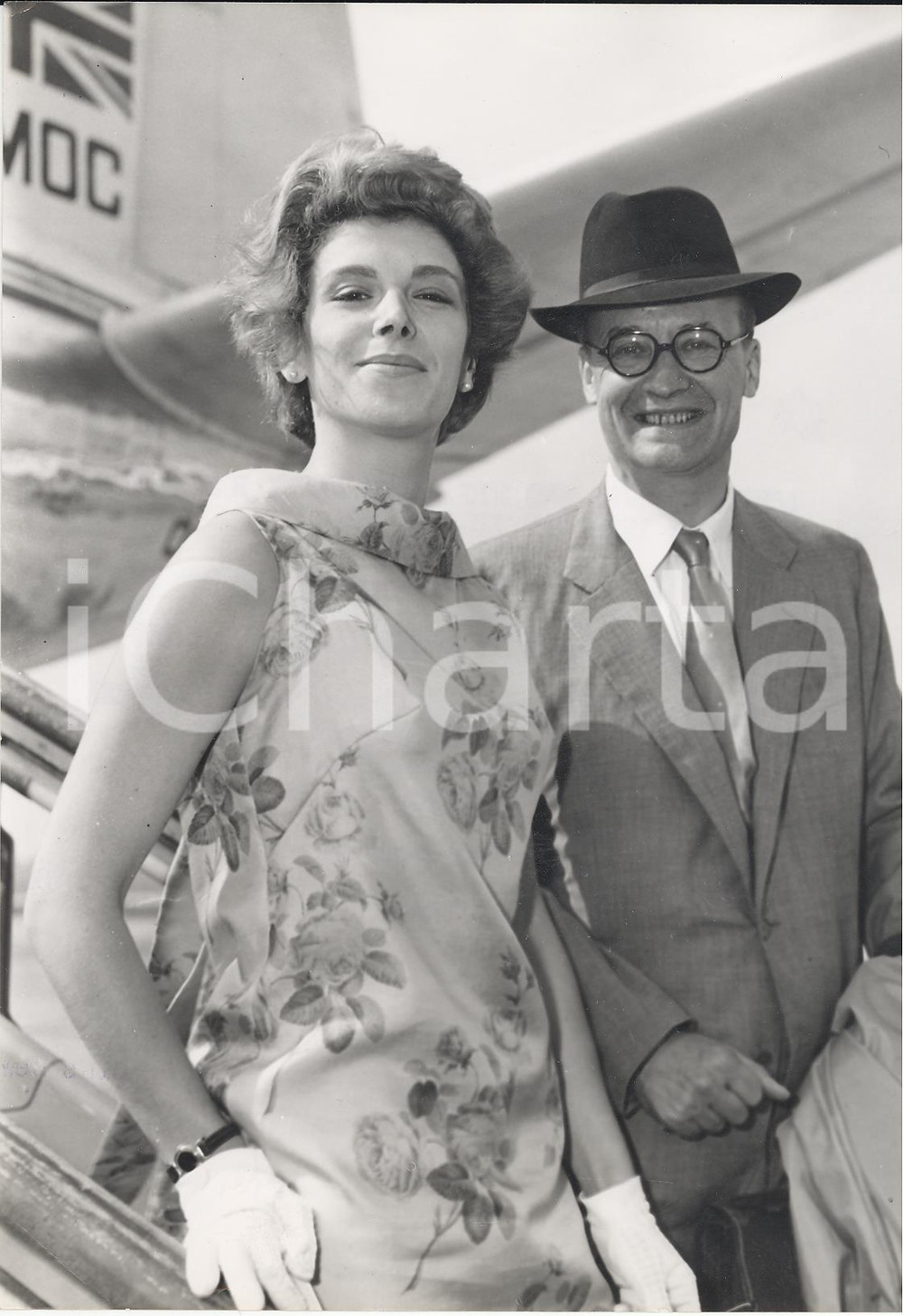 Fotografia d epoca originale 1958 LONDON Governor of Ghana Lord LISTOWEL and his wife leaving for Rome Photo 1
