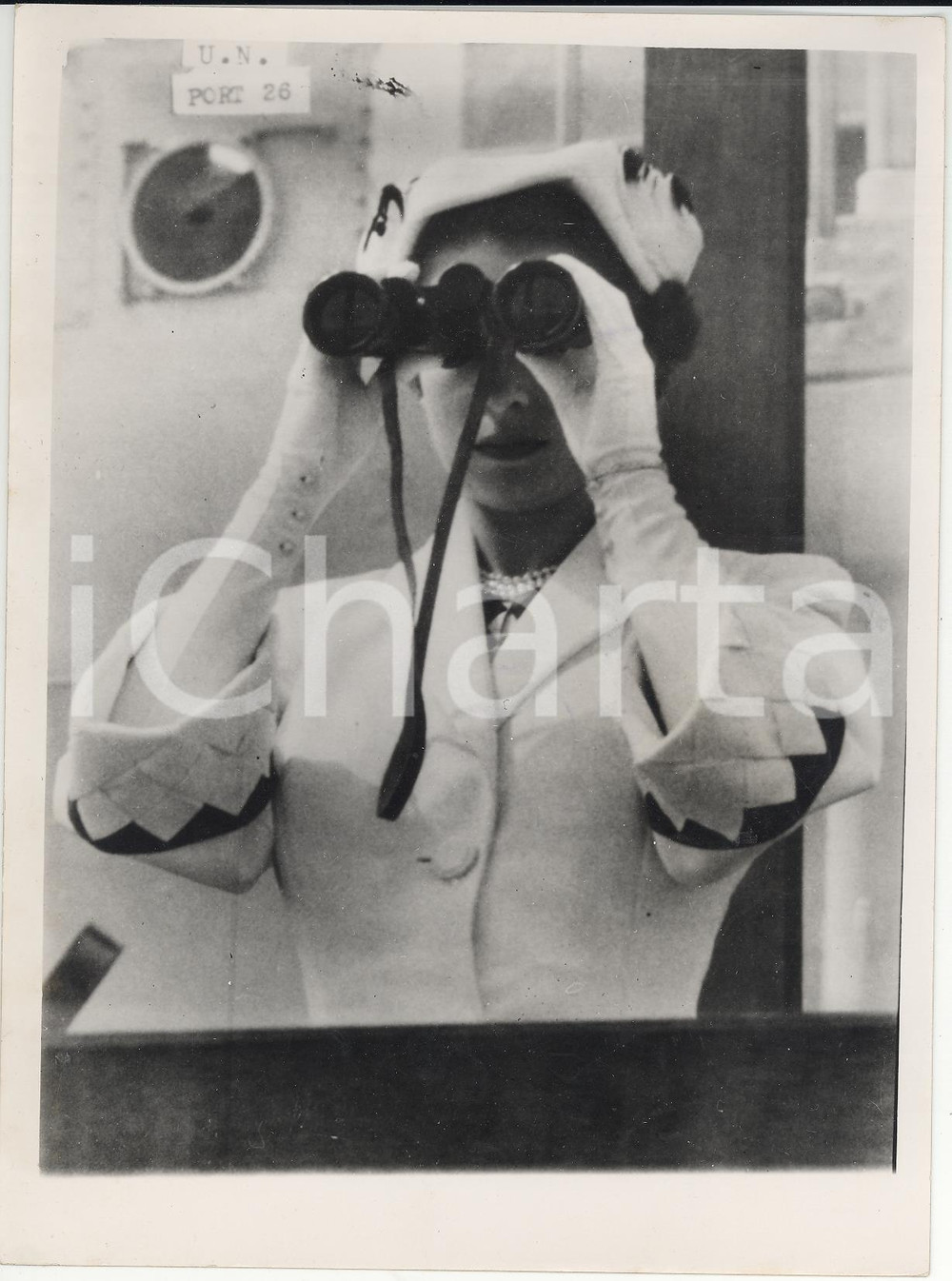 Fotografia d epoca originale 1953 LONDON Coronation Spithead Review  Queen Elizabeth watching vessels Photo 1