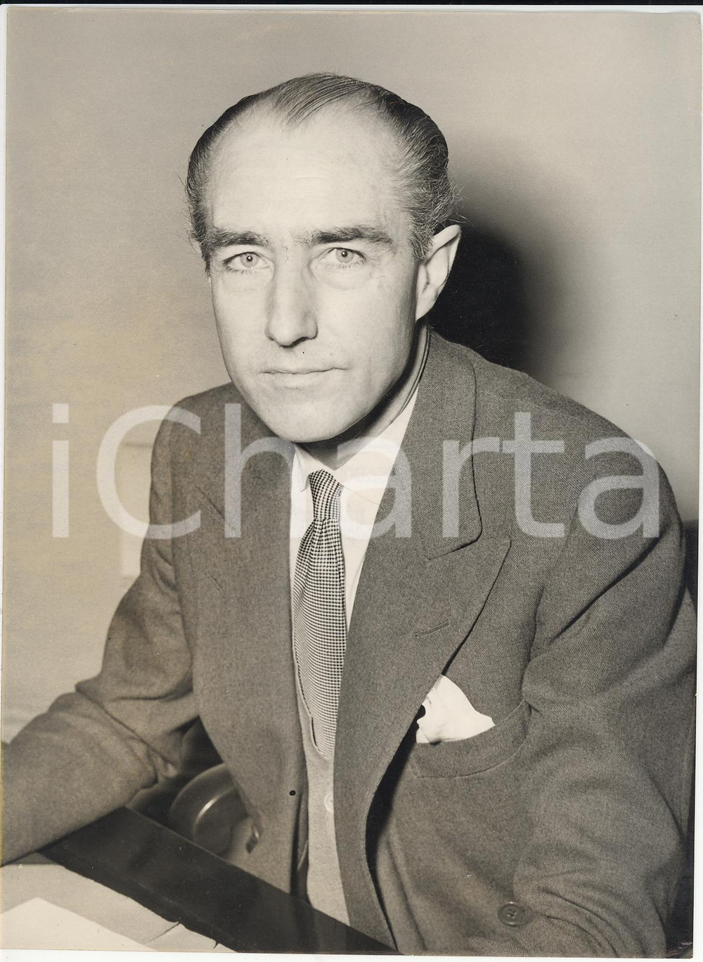 Fotografia d epoca originale 1953 LONDON James BOWKER Britain s new ambassador to Turkey Photo 15x20 cm 1