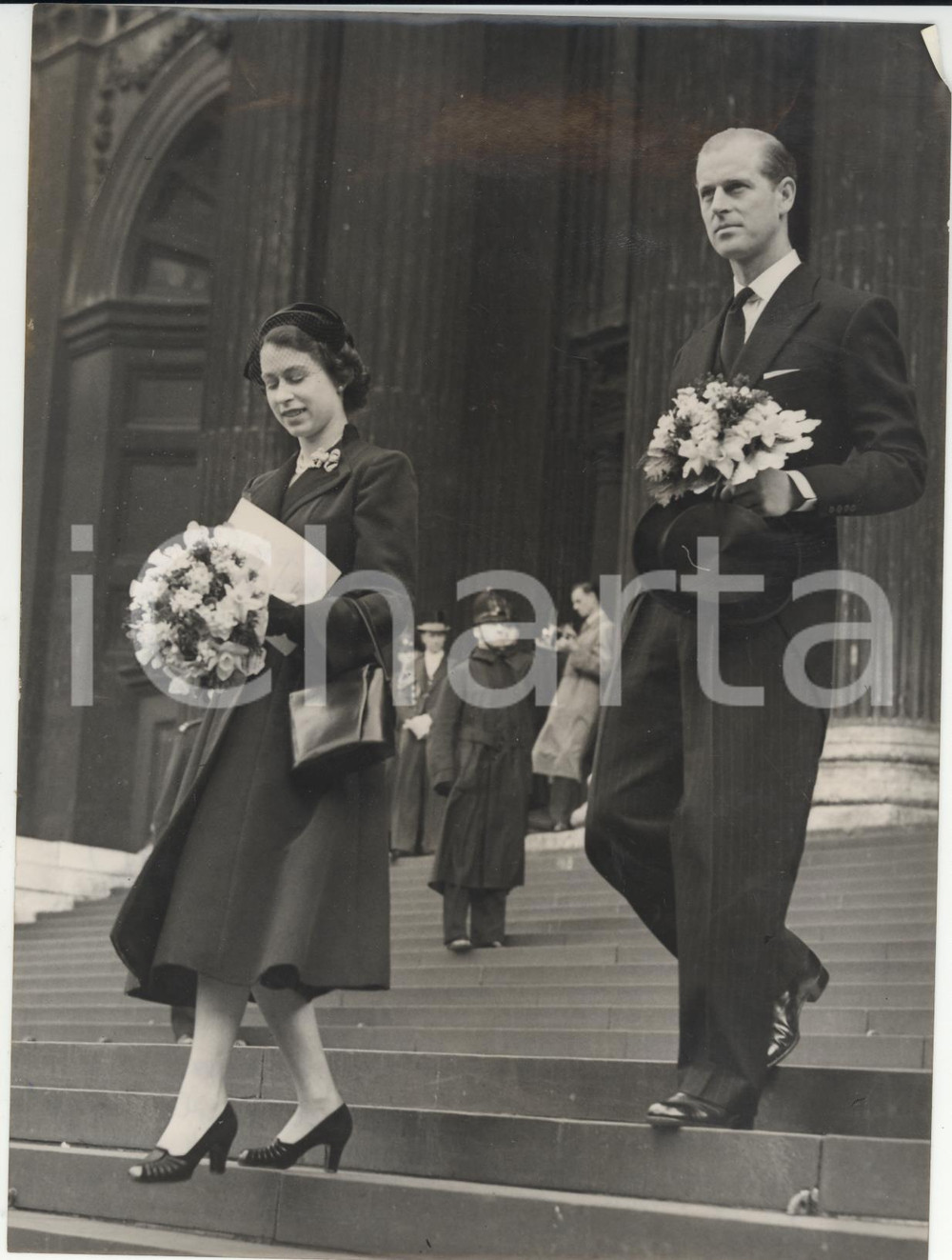 Fotografia d epoca originale 1953 LONDON Maundy Ceremony  Queen Elizabeth and Duke of Edinburgh Photo 15x20 1