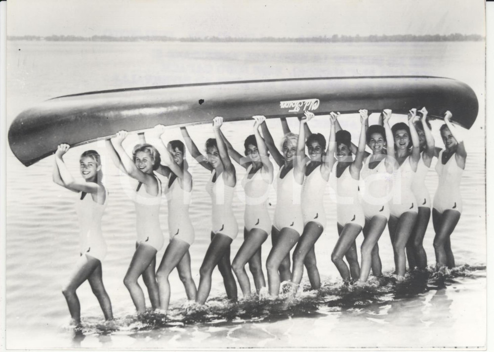 Fotografia d epoca originale 1963 FLORIDA CANOEING Le ragazze di Lake Eloise si allenano Foto 18x13 cm 1