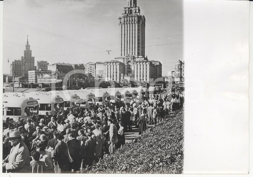 Fotografia d epoca originale 1956 MOSCA Gruppo di 300 turisti milanesi visitano l Unione Sovietica Foto 1