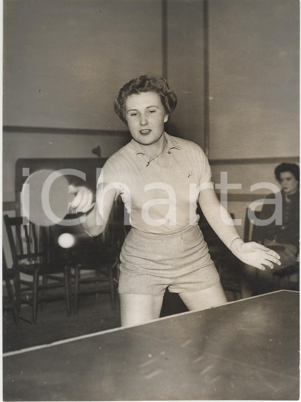 Fotografia d epoca originale 1957 LONDON  EAST PUTNEY Jill ROOK during a table tennis game Photo 15x20 cm 1