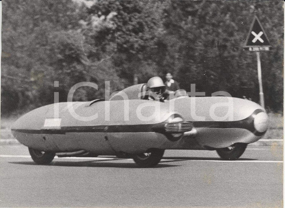 Fotografia d epoca originale 1956 ROMA  Record velocitÃ   Piero TARUFFI su bisiluro TARF I GILERA 500 Foto 1