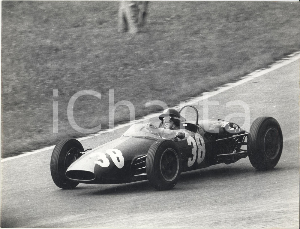 Fotografia d epoca originale 1964 GP DELLA LOTTERIA DI MONZA Silvio MOSER su Brabham BT6 FORD Foto 24x18 1