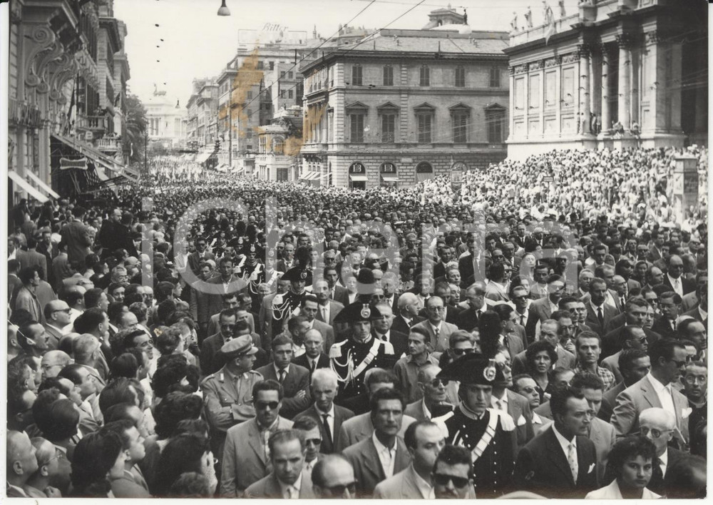 Fotografia d epoca originale 1954 ROMA Via del Plebiscito  Funerali Alcide DE GASPERI  Corteo funebre Foto 1