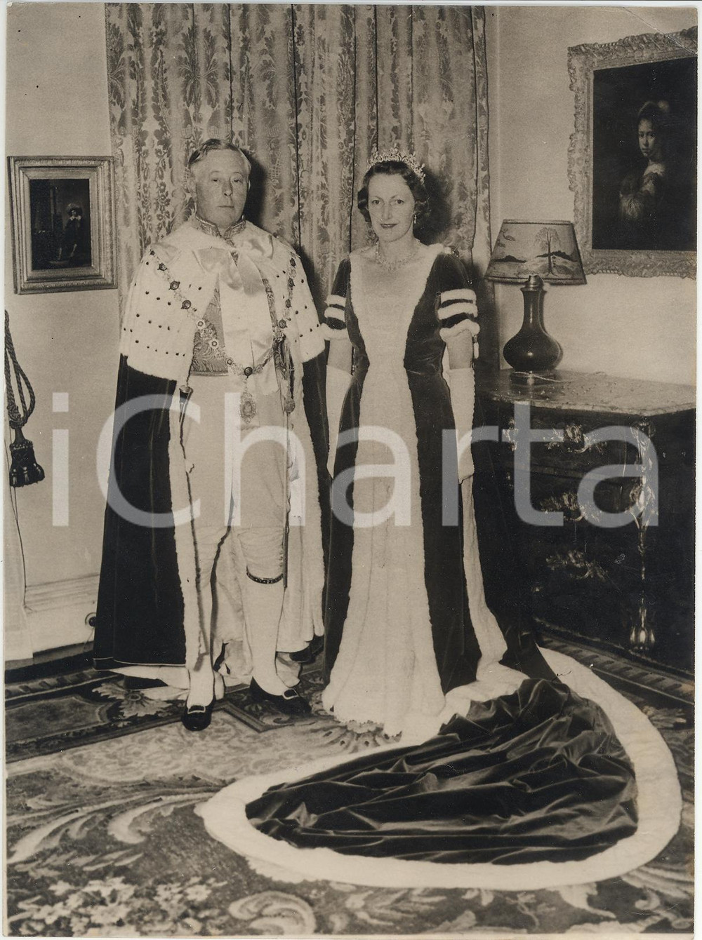 Fotografia d epoca originale 1953 LONDON Coronation Rehearsal Portrait of Duke and Duchess of Norfolk Photo 1