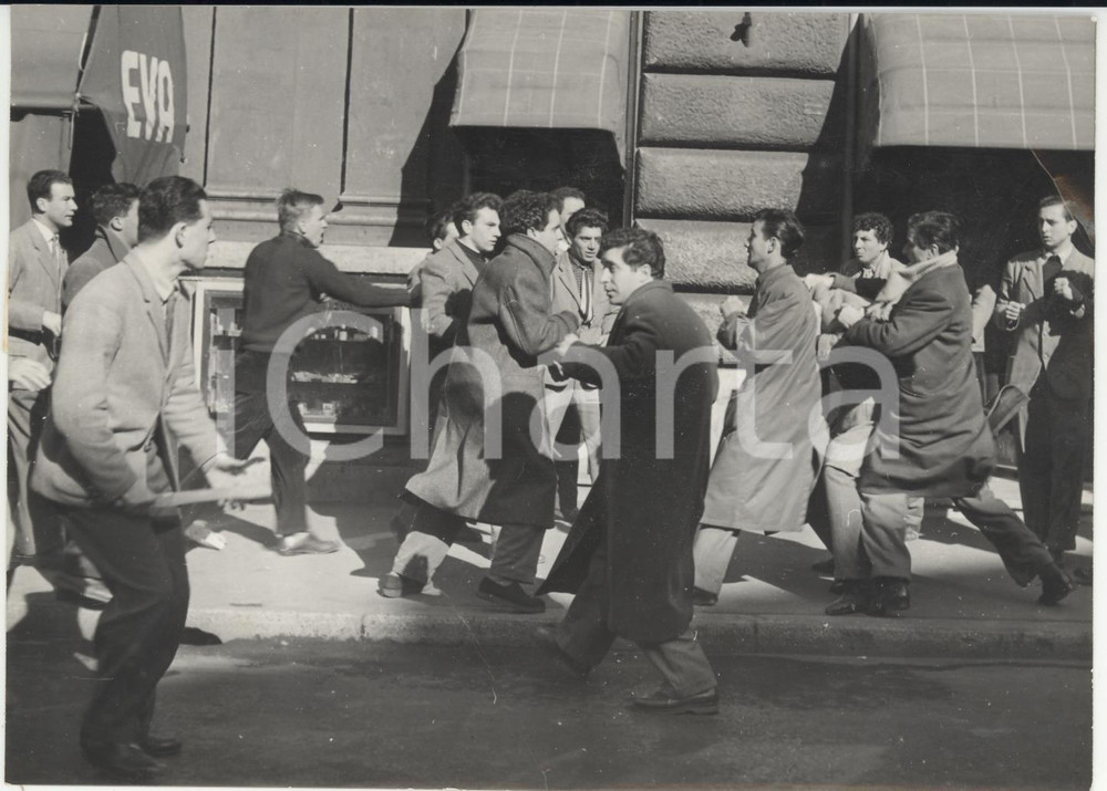 1953 ROMA Questione triestina Scontri tra studenti e membri di estrema Sinistra