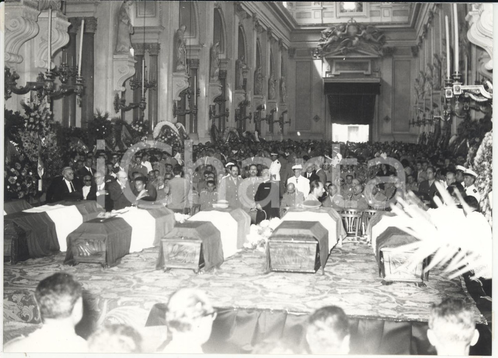Fotografia d epoca originale 1963 PALERMO Funerali Strage di Ciaculli  Bare delle vittime di Cosa Nostra 1