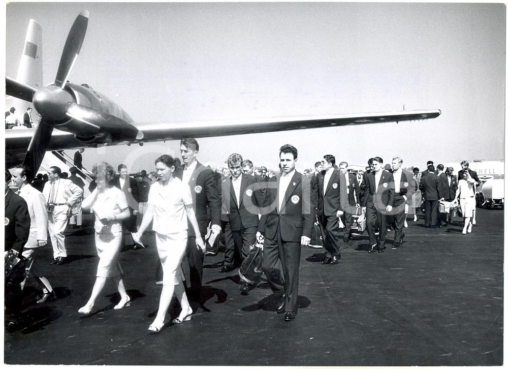 Fotografia d epoca originale 1960 ROMA XVII OLIMPIADI  Atleti russi della squadra di canottaggio Foto 24x18 1
